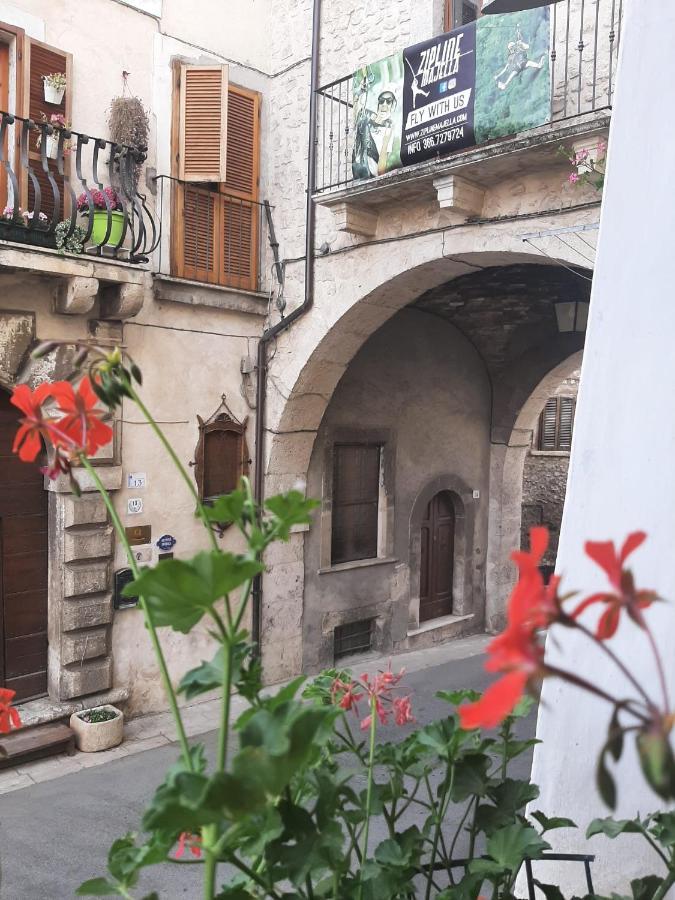 Alloggi Piazza Umberto Primo Pacentro 外观 照片