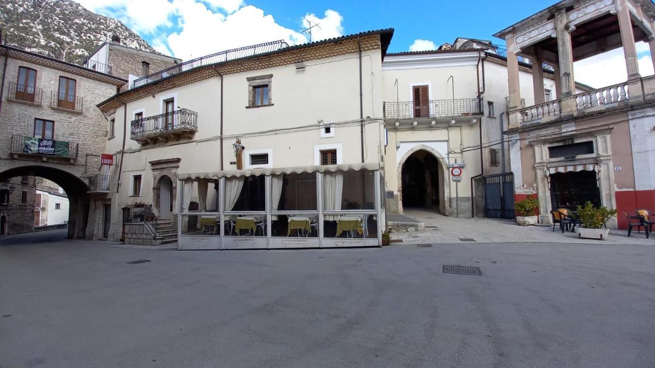Alloggi Piazza Umberto Primo Pacentro 外观 照片